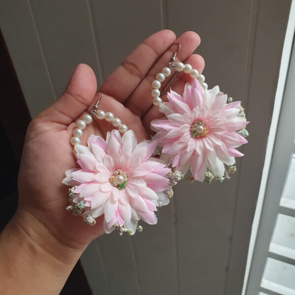 Floral earring - Image 2