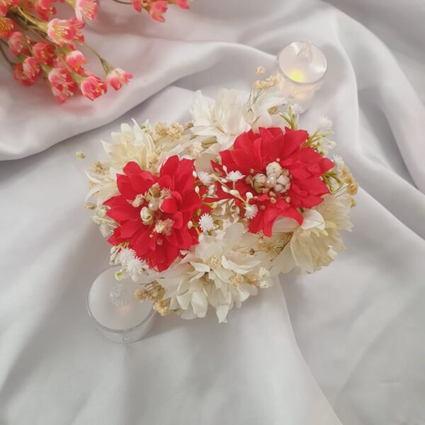 White & Red Hand Gajra - Image 3